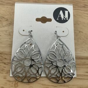 A&I Silver Tone Floral Teardrop Oval Fashion Statement Earrings NEW